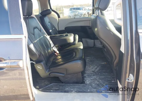 2018 Chrysler Pacifica Touring L z USA, uszkodzony, nr VIN 2C4RC1BG4JR306673